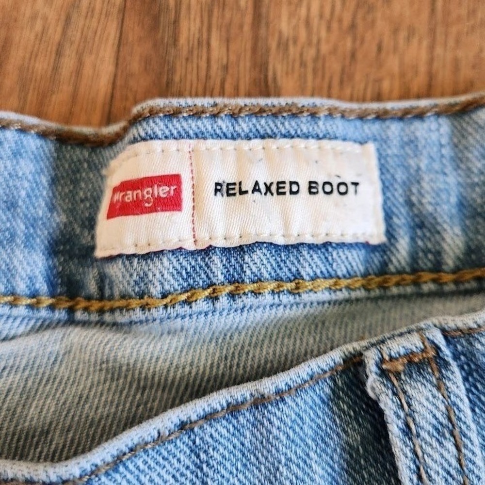 Wrangler Relaxed Boot Light Wash High Rise Denim Jeans Blue Size 4 373 - Picture 5 of 6
